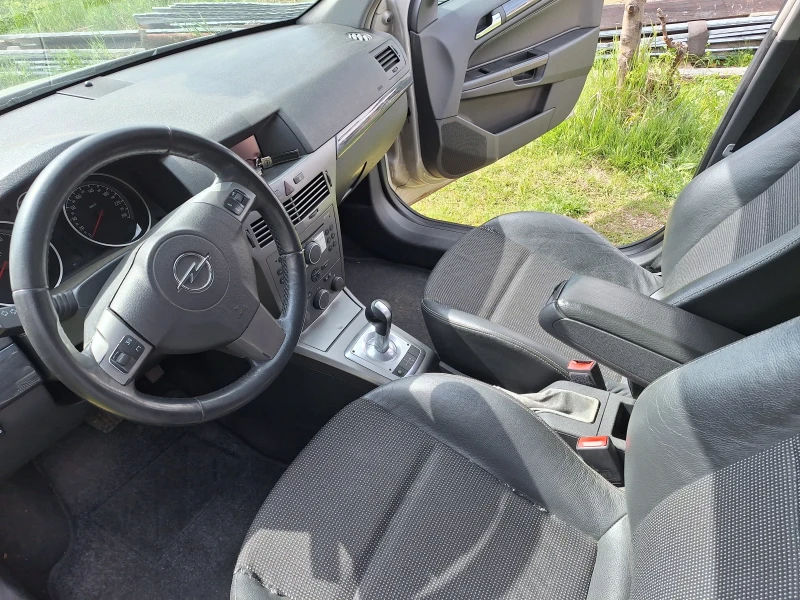 Opel Astra H 1.6 Twinport , снимка 10 - Автомобили и джипове - 48434982