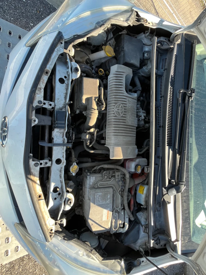 Toyota Yaris Hybrid, снимка 3 - Автомобили и джипове - 52157795