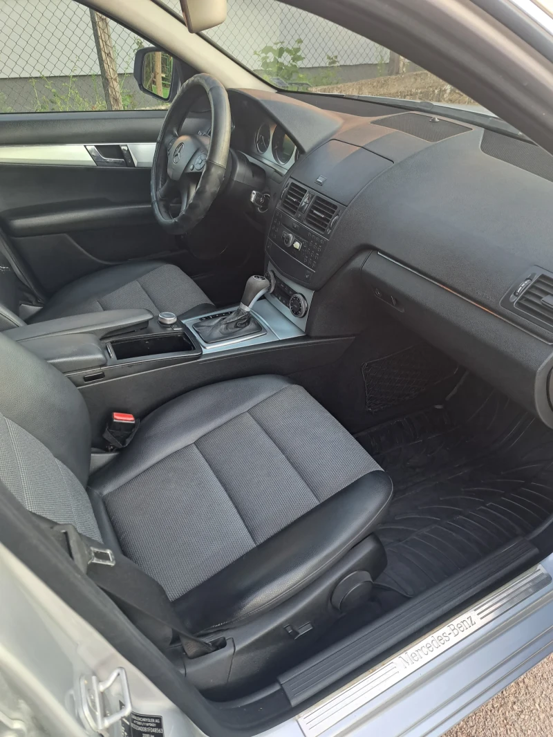 Mercedes-Benz C 220 Avantgarde, снимка 9 - Автомобили и джипове - 52281993
