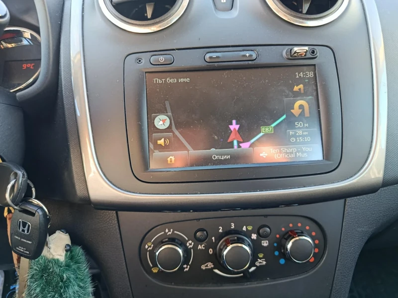 Dacia Sandero, снимка 8 - Автомобили и джипове - 52974635