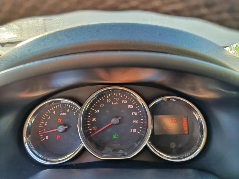 Dacia Sandero, снимка 9 - Автомобили и джипове - 52974635