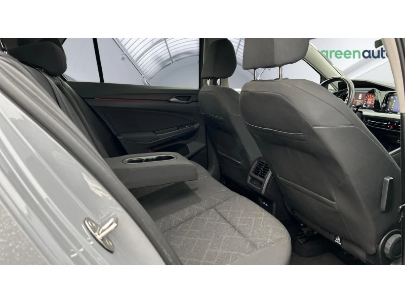 VW Golf 2.0 TDi Life M/T, Месечна вноска от 227  , снимка 10 - Автомобили и джипове - 53086764