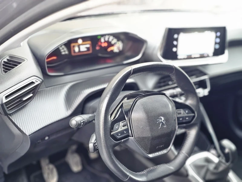 Peugeot 208, снимка 6 - Автомобили и джипове - 53389395