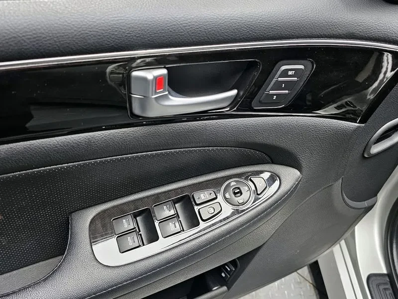 Hyundai Genesis 3.3, снимка 17 - Автомобили и джипове - 54615928