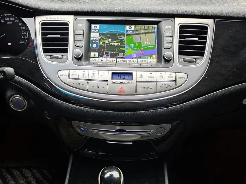 Hyundai Genesis 3.3, снимка 14 - Автомобили и джипове - 54615928