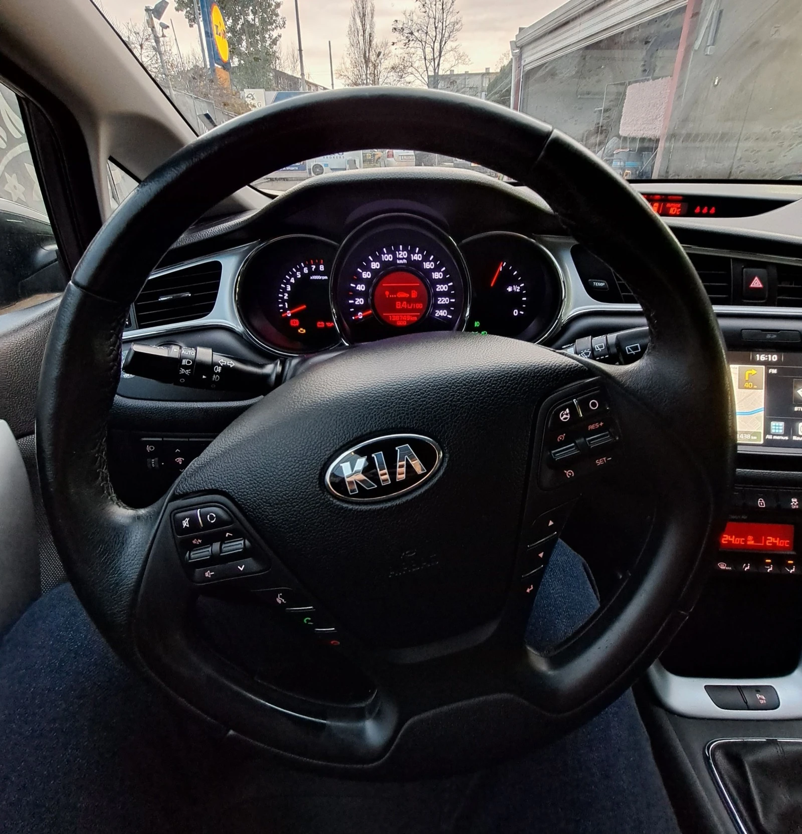 Kia Ceed 1, 6 бензин, 135кс, навигация - изображение 10