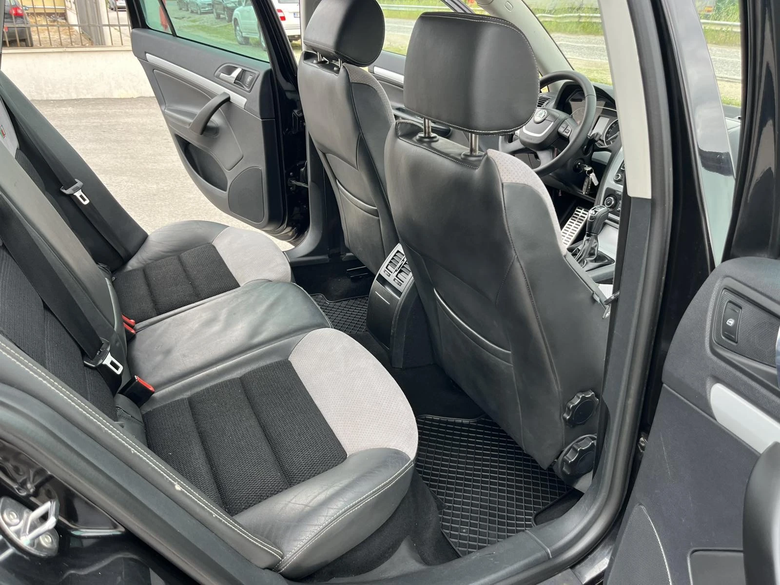 Skoda Octavia SCOUT VRS 2.0TDI 140кс 4Х4 6 СКОРОСТИ NAVI КСЕНОН - изображение 10