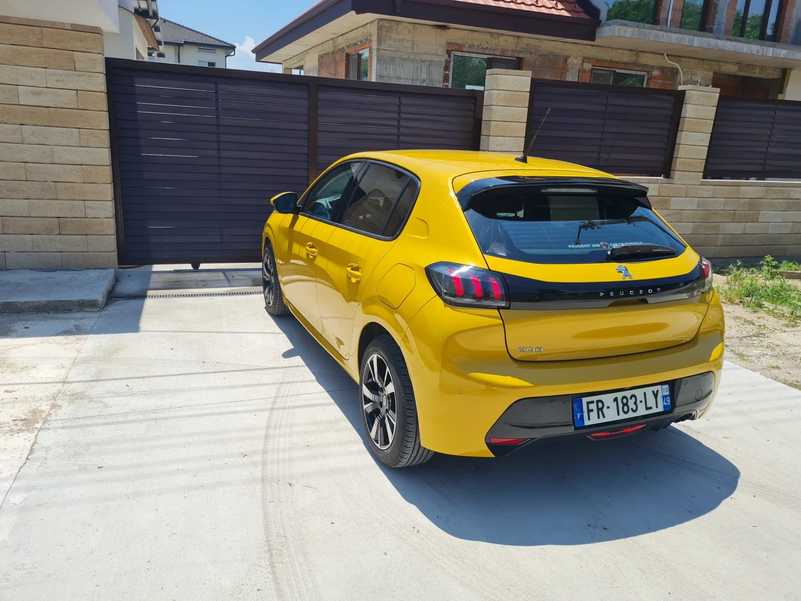 Peugeot 208  - изображение 5