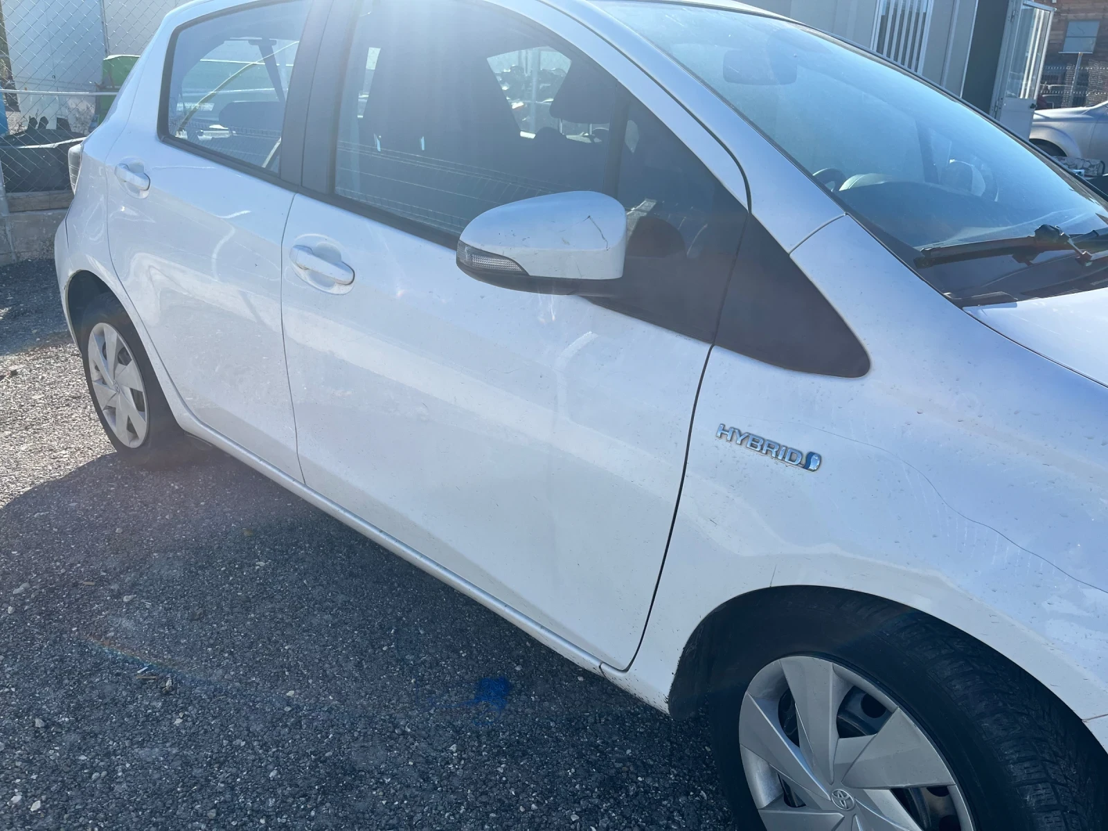 Toyota Yaris Hybrid - изображение 4