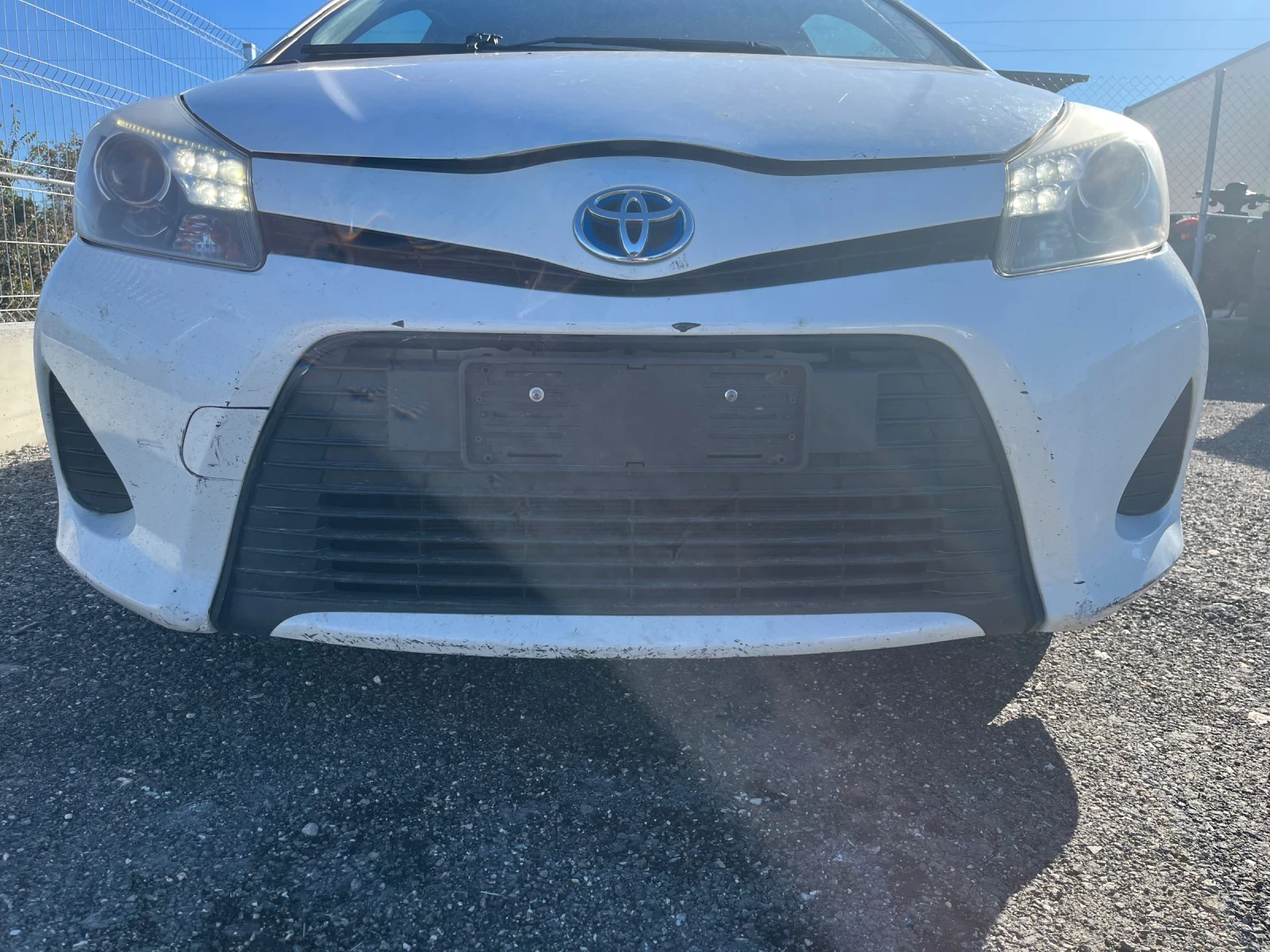 Toyota Yaris Hybrid - изображение 3