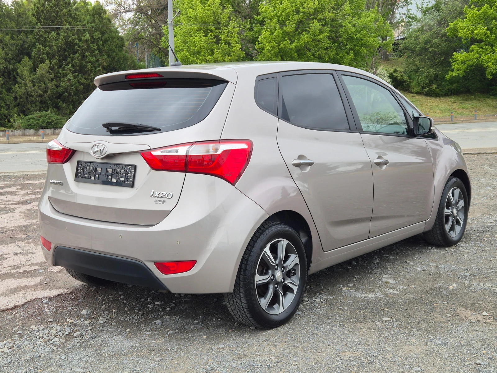 Hyundai Ix20 1.6 D EURO 6B , снимка 5 - Автомобили и джипове - 52693459