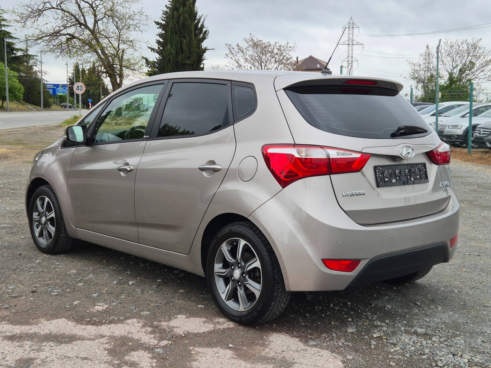 Hyundai Ix20 1.6 D EURO 6B , снимка 3 - Автомобили и джипове - 52693459