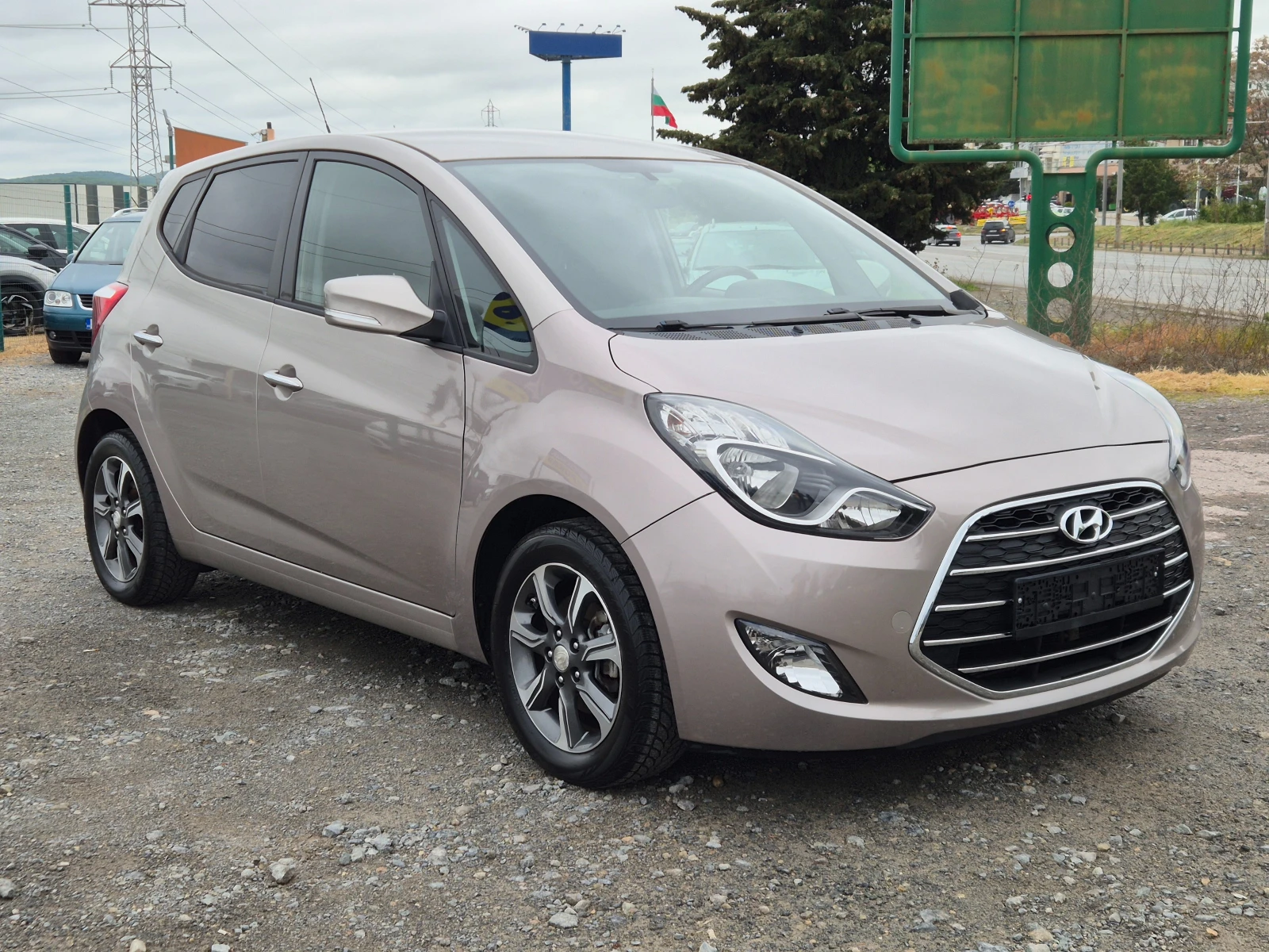 Hyundai Ix20 1.6 D EURO 6B , снимка 7 - Автомобили и джипове - 52693459