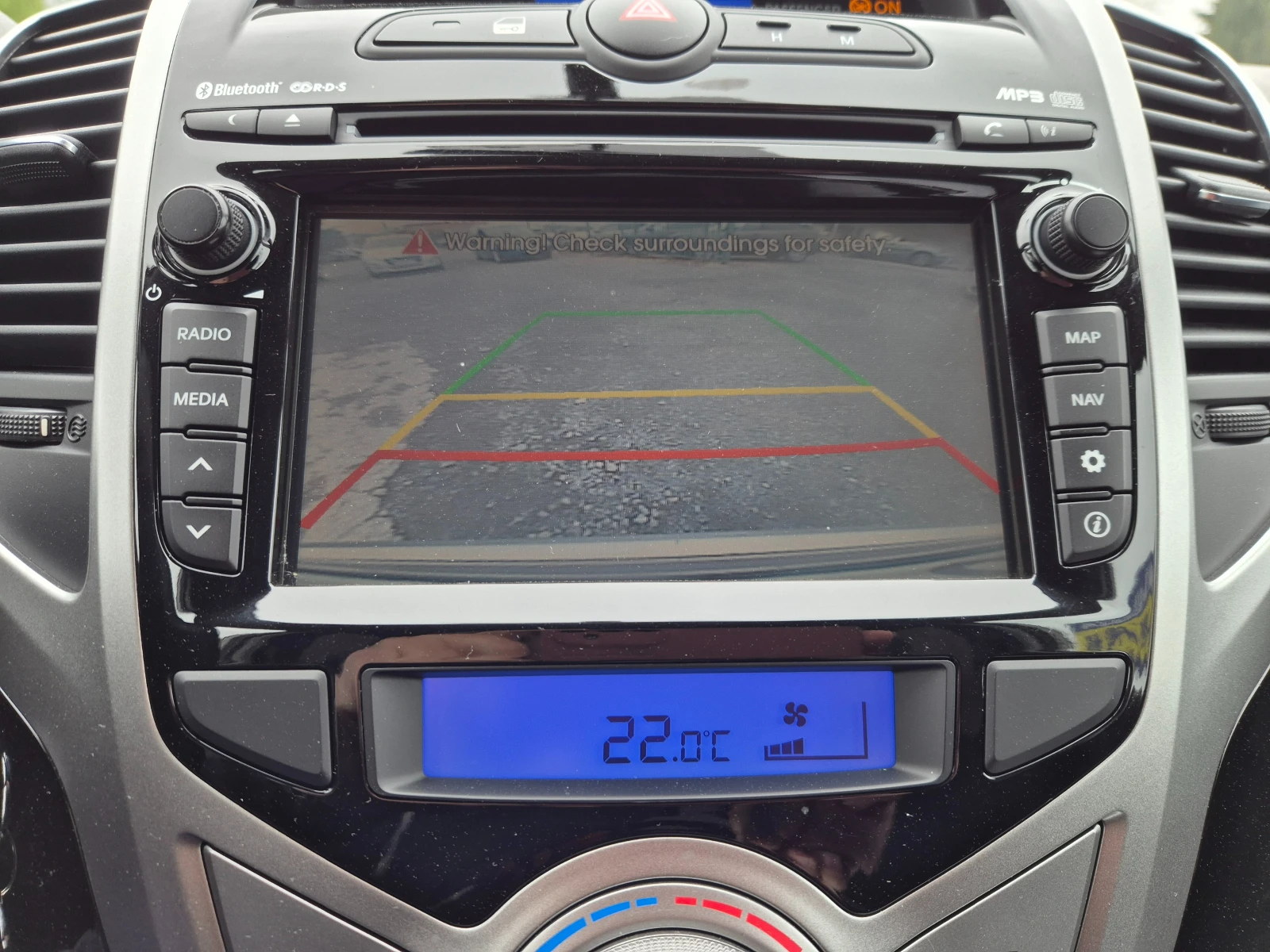 Hyundai Ix20 1.6 D EURO 6B , снимка 15 - Автомобили и джипове - 52693459
