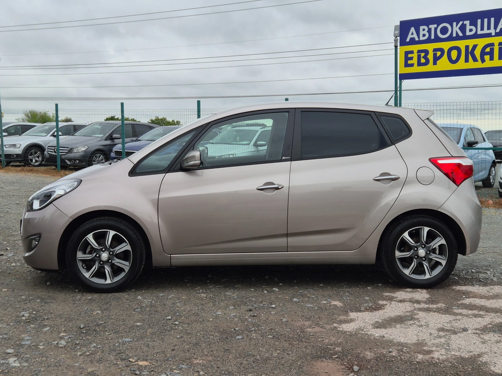Hyundai Ix20 1.6 D EURO 6B , снимка 2 - Автомобили и джипове - 52693459