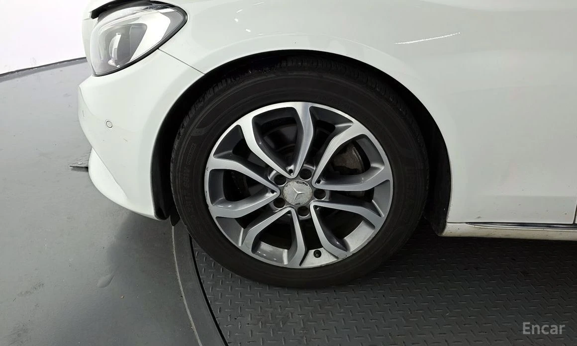 Mercedes-Benz C 220  - изображение 5