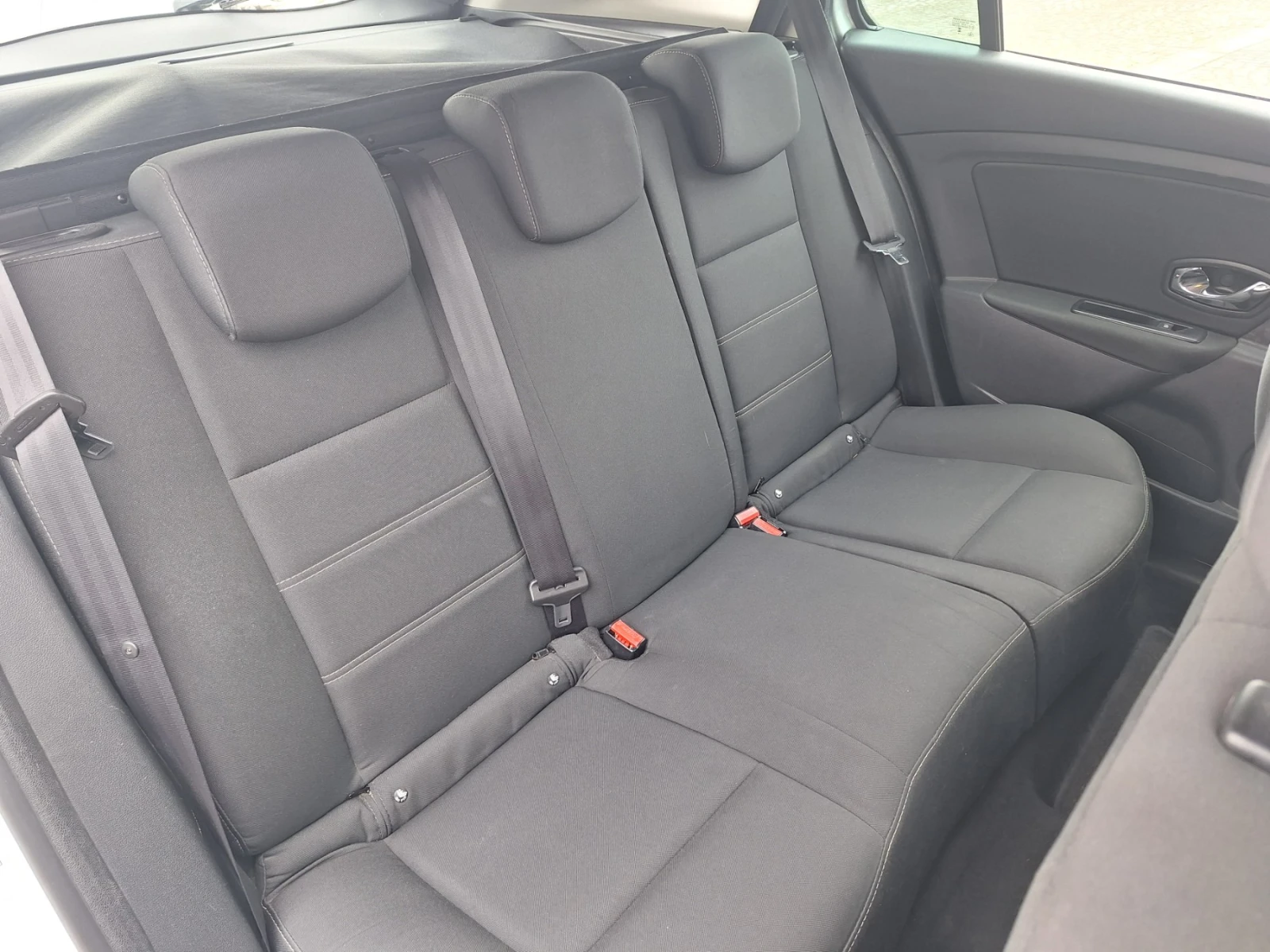 Renault Megane III 1.5dCi 110�.�. | Mobile.bg � ����������� 14