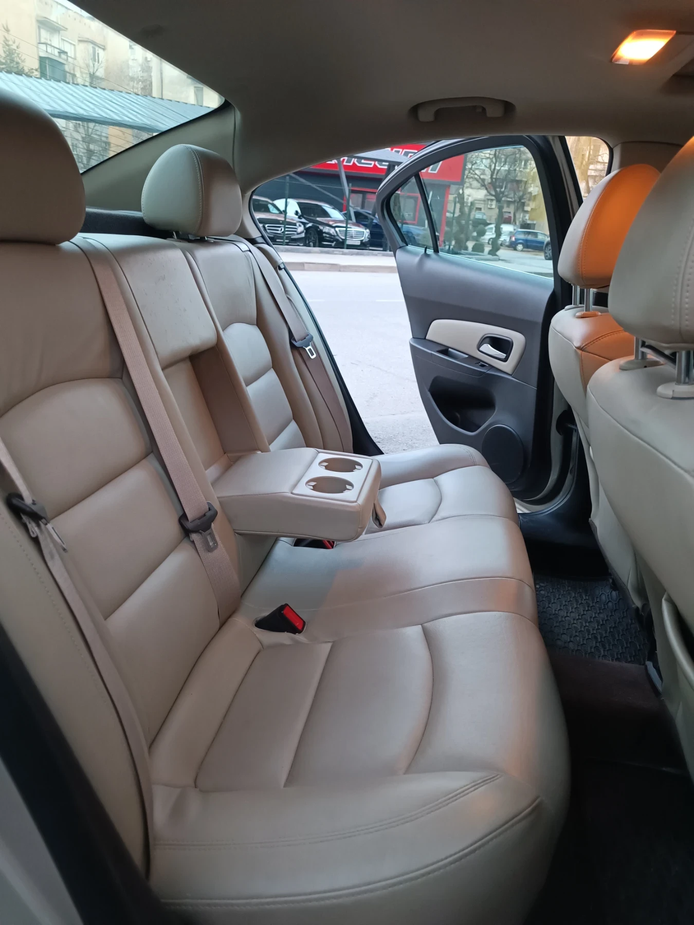 Chevrolet Cruze, снимка 12 - Автомобили и джипове - 53817447