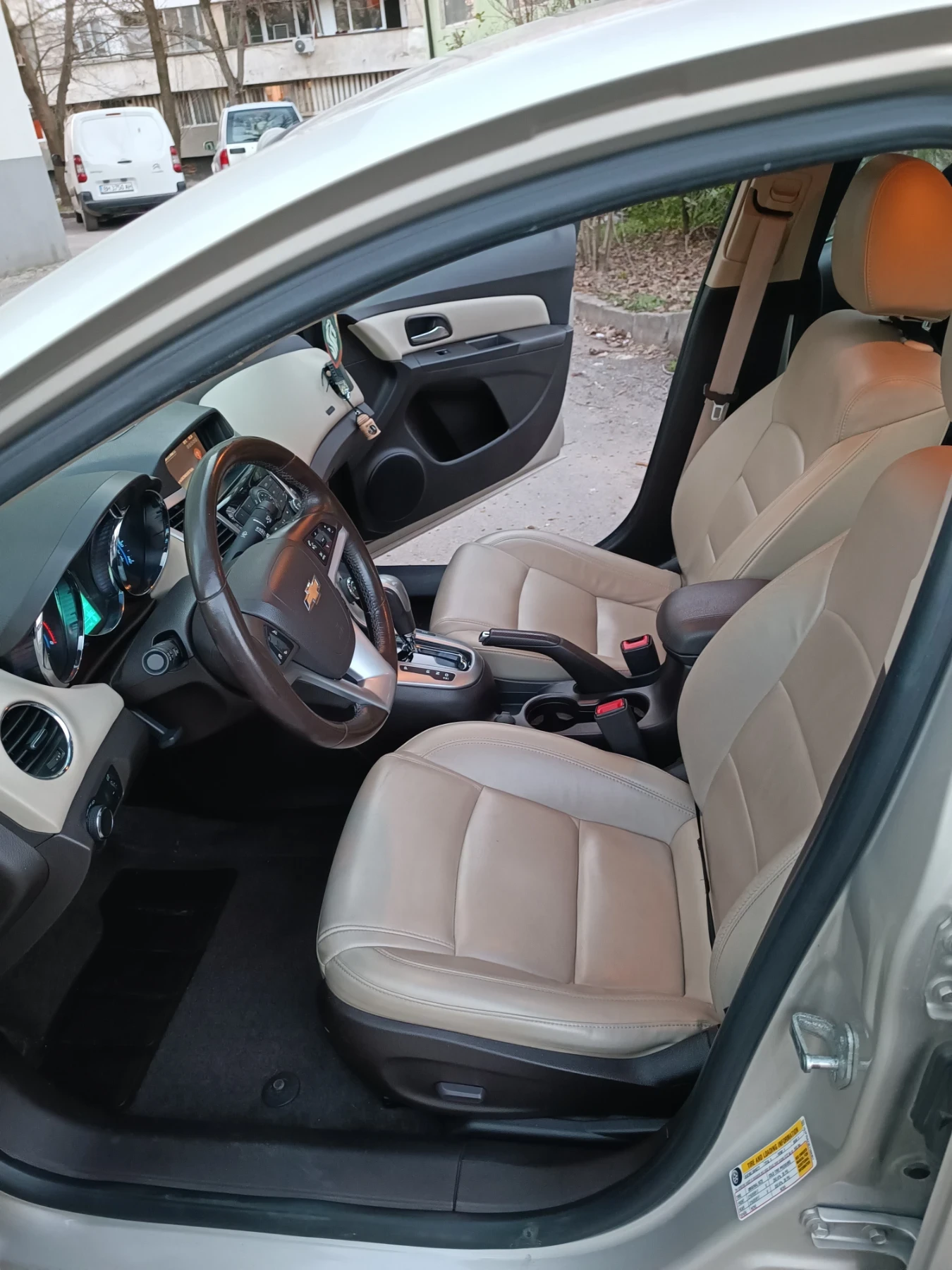 Chevrolet Cruze, снимка 7 - Автомобили и джипове - 53817447