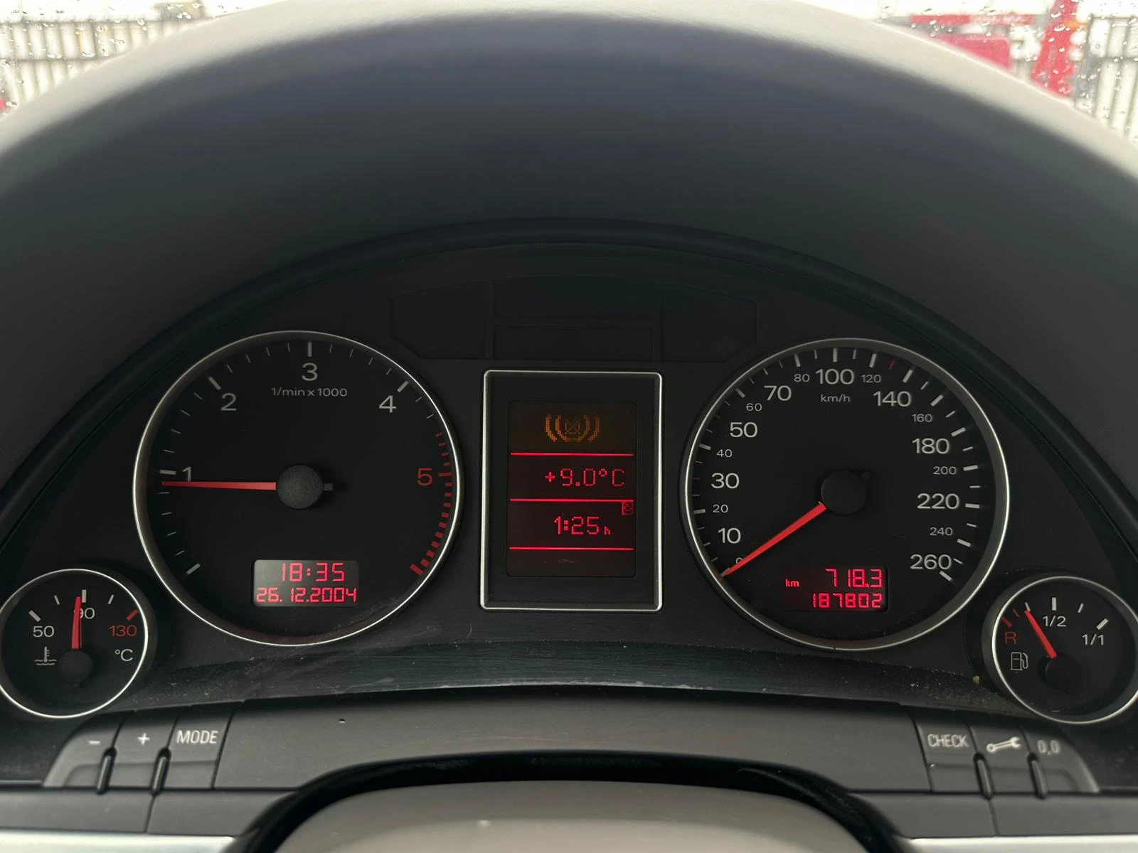 Audi A4 / AVANT / 2.0D / 140 HP /, снимка 15 - Автомобили и джипове - 54064226