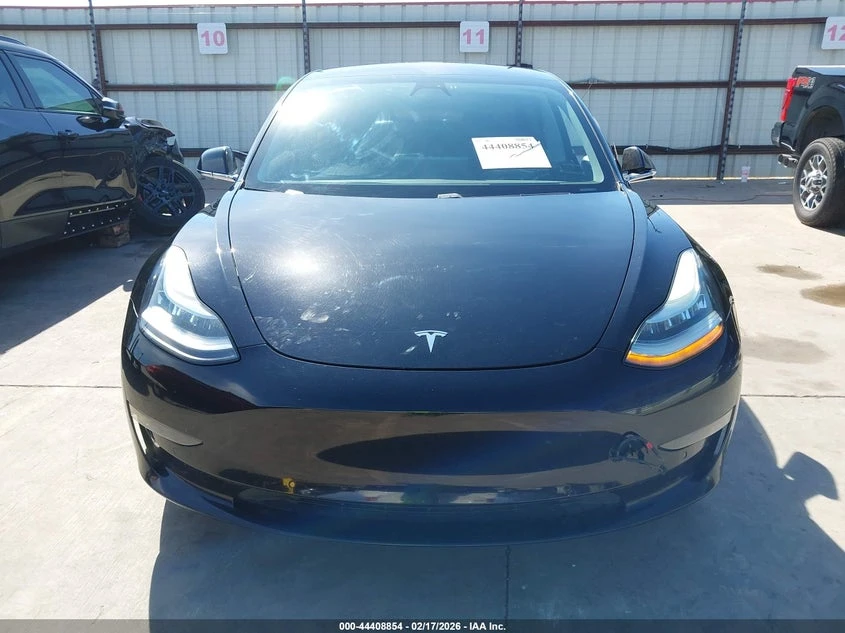 Tesla Model 3 Long Range/Performance, снимка 12 - Автомобили и джипове - 54419071