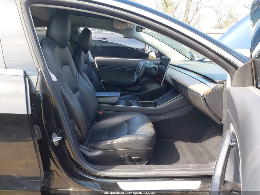 Tesla Model 3 Long Range/Performance, снимка 5 - Автомобили и джипове - 54419071