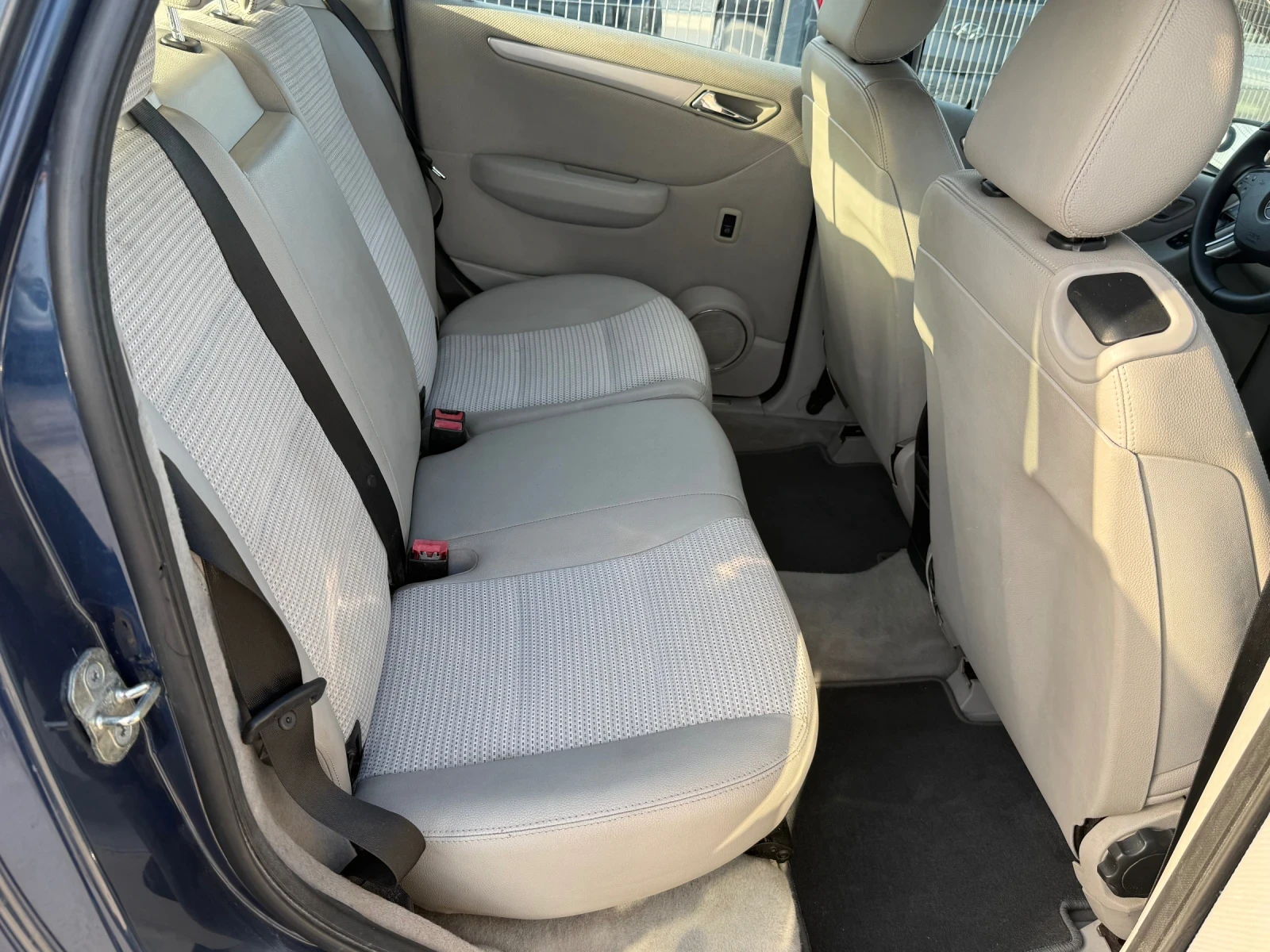 Mercedes-Benz B 200 CDI* 2010г* АВТОМАТИК* Топ Състояние* Сервизна Ист, снимка 12 - Автомобили и джипове - 54512789