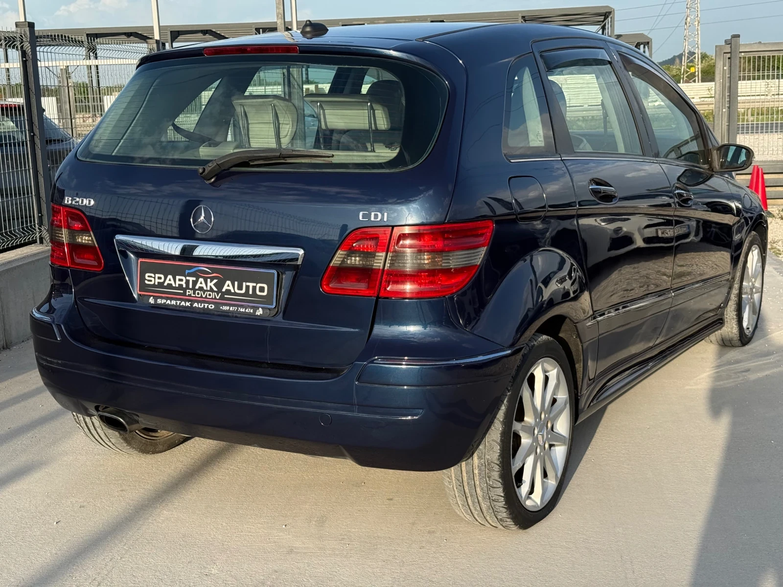 Mercedes-Benz B 200 CDI* 2010г* АВТОМАТИК* Топ Състояние* Сервизна Ист, снимка 4 - Автомобили и джипове - 54512789