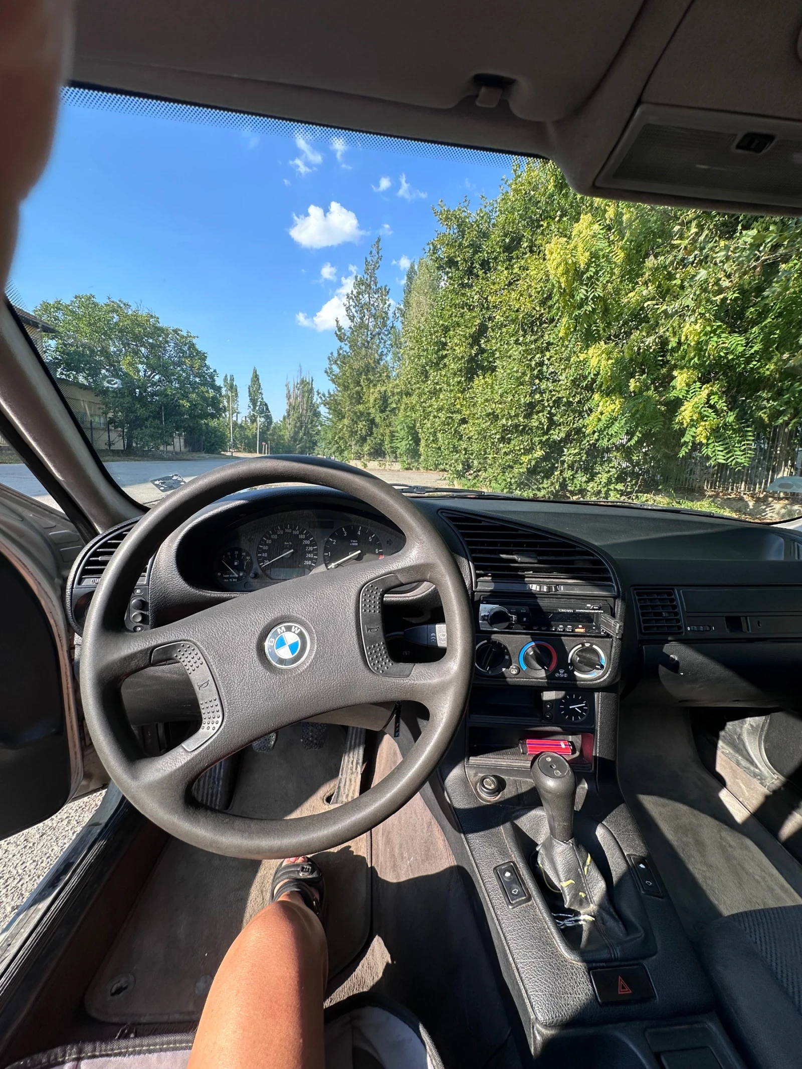 BMW 320, снимка 5 - Автомобили и джипове - 55597452
