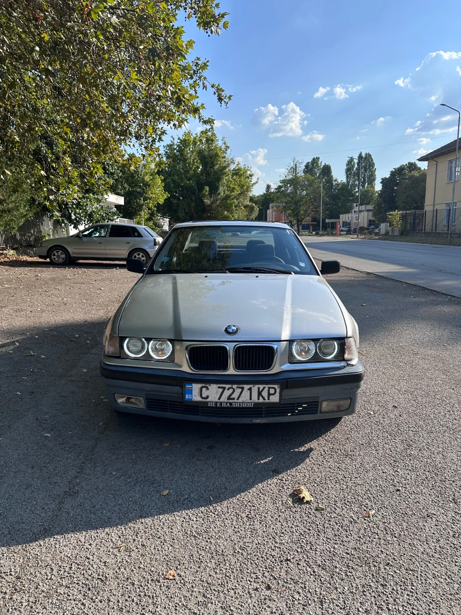 BMW 320