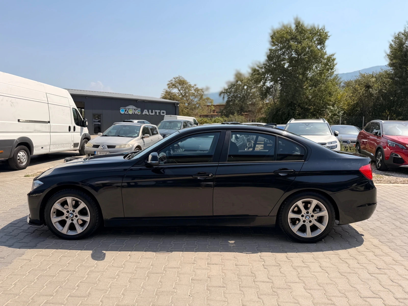 BMW 320 2.0i, снимка 2 - Автомобили и джипове - 55902059