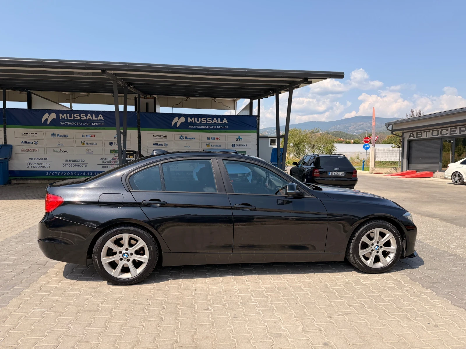 BMW 320 2.0i, снимка 4 - Автомобили и джипове - 55902059