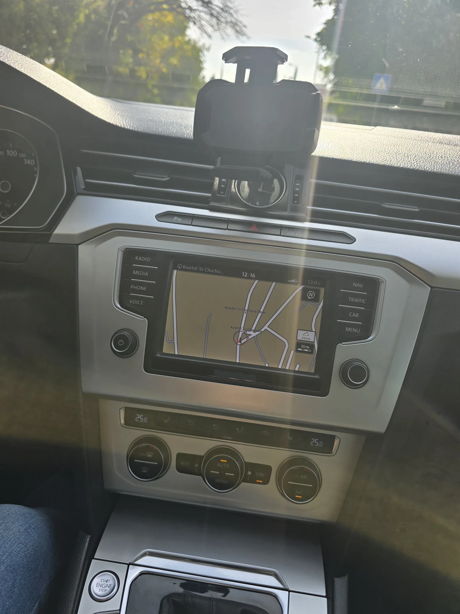 VW Passat 2.0 TDI 150H AUTOMATIK, снимка 14 - Автомобили и джипове - 56578780
