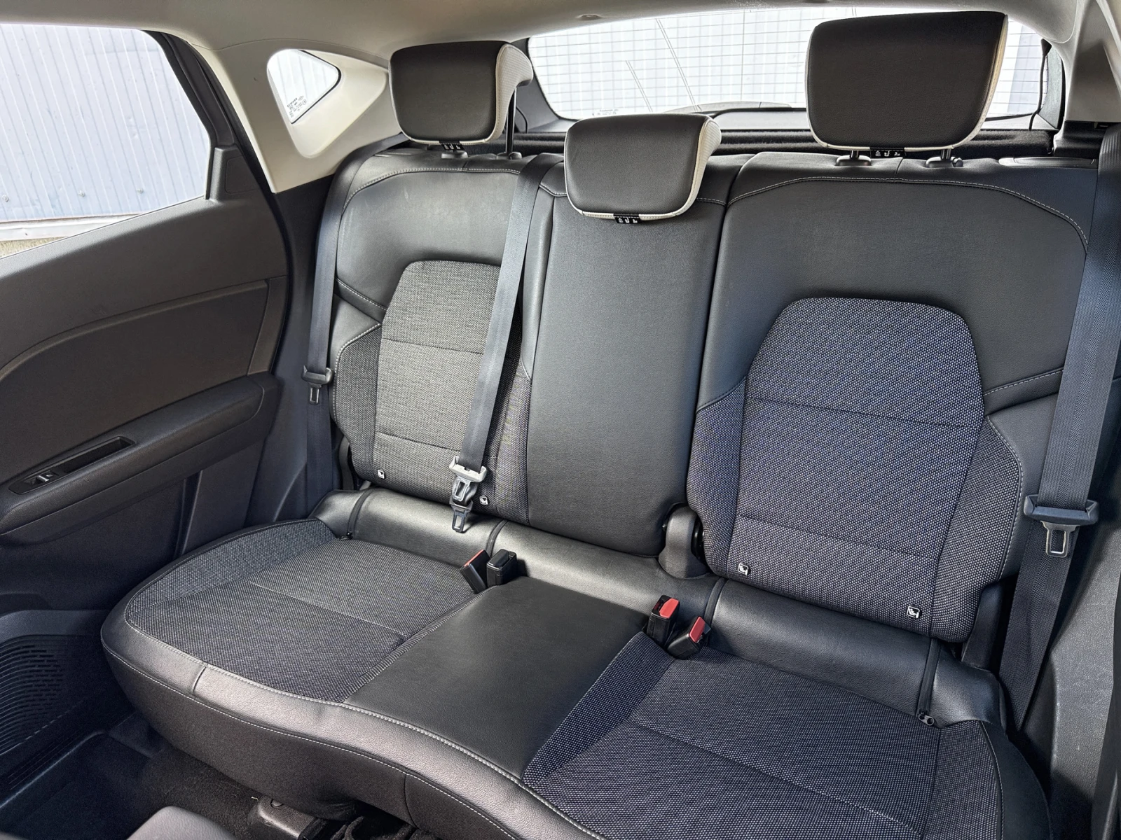Renault Captur 1.0 TCE Intens, снимка 11 - Автомобили и джипове - 56655843