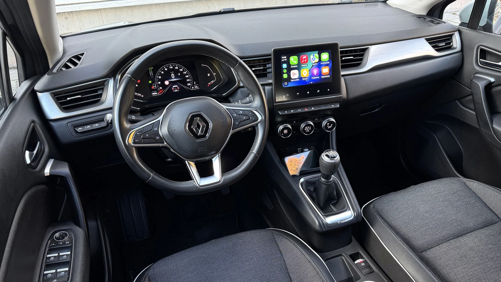 Renault Captur 1.0 TCE Intens, снимка 8 - Автомобили и джипове - 56655843