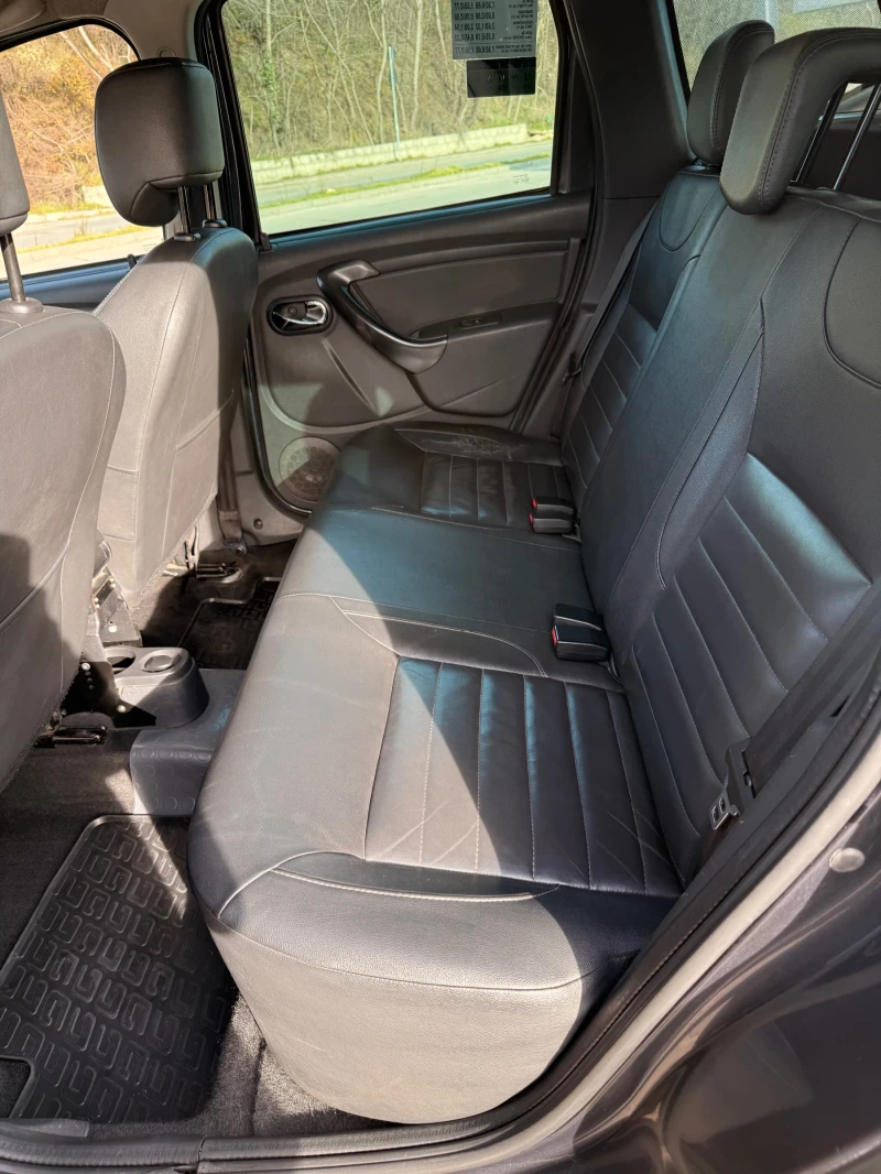 Dacia Duster 1.6 LPG, снимка 9 - Автомобили и джипове - 52976267