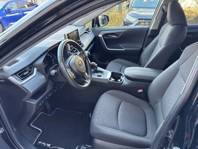 Toyota Rav4  2.5 4x4 Hybrid Team D/AHK/ACC/DAB/ALU/NSW, снимка 13 - Автомобили и джипове - 53392681