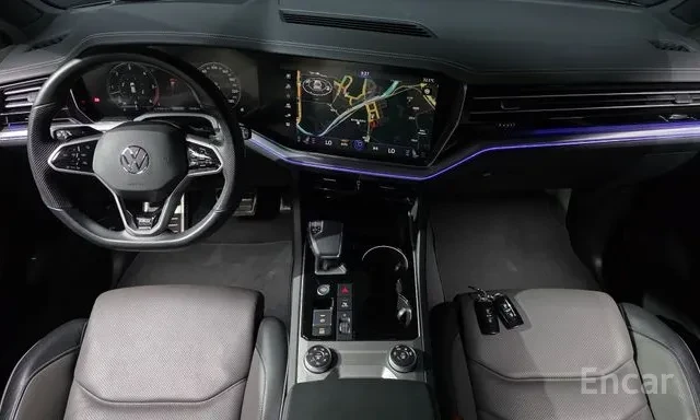 VW Touareg 3.0TDI * R LINE * ОБДУХВАНЕ * HEAD UP * ПАНОРАМА *, снимка 8 - Автомобили и джипове - 55571857