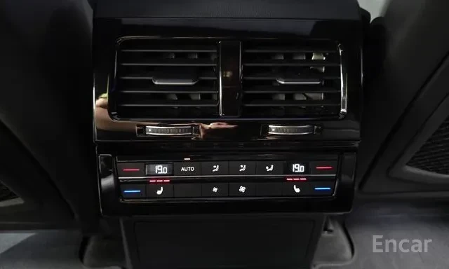 VW Touareg 3.0TDI * R LINE * ОБДУХВАНЕ * HEAD UP * ПАНОРАМА *, снимка 13 - Автомобили и джипове - 55571857