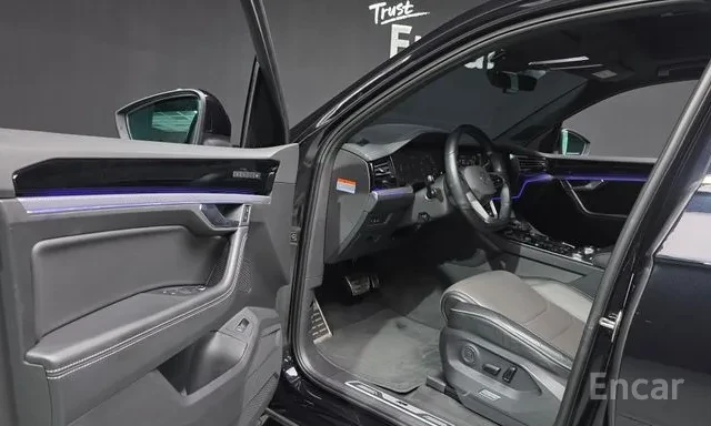 VW Touareg 3.0TDI * R LINE * ОБДУХВАНЕ * HEAD UP * ПАНОРАМА *, снимка 5 - Автомобили и джипове - 55571857
