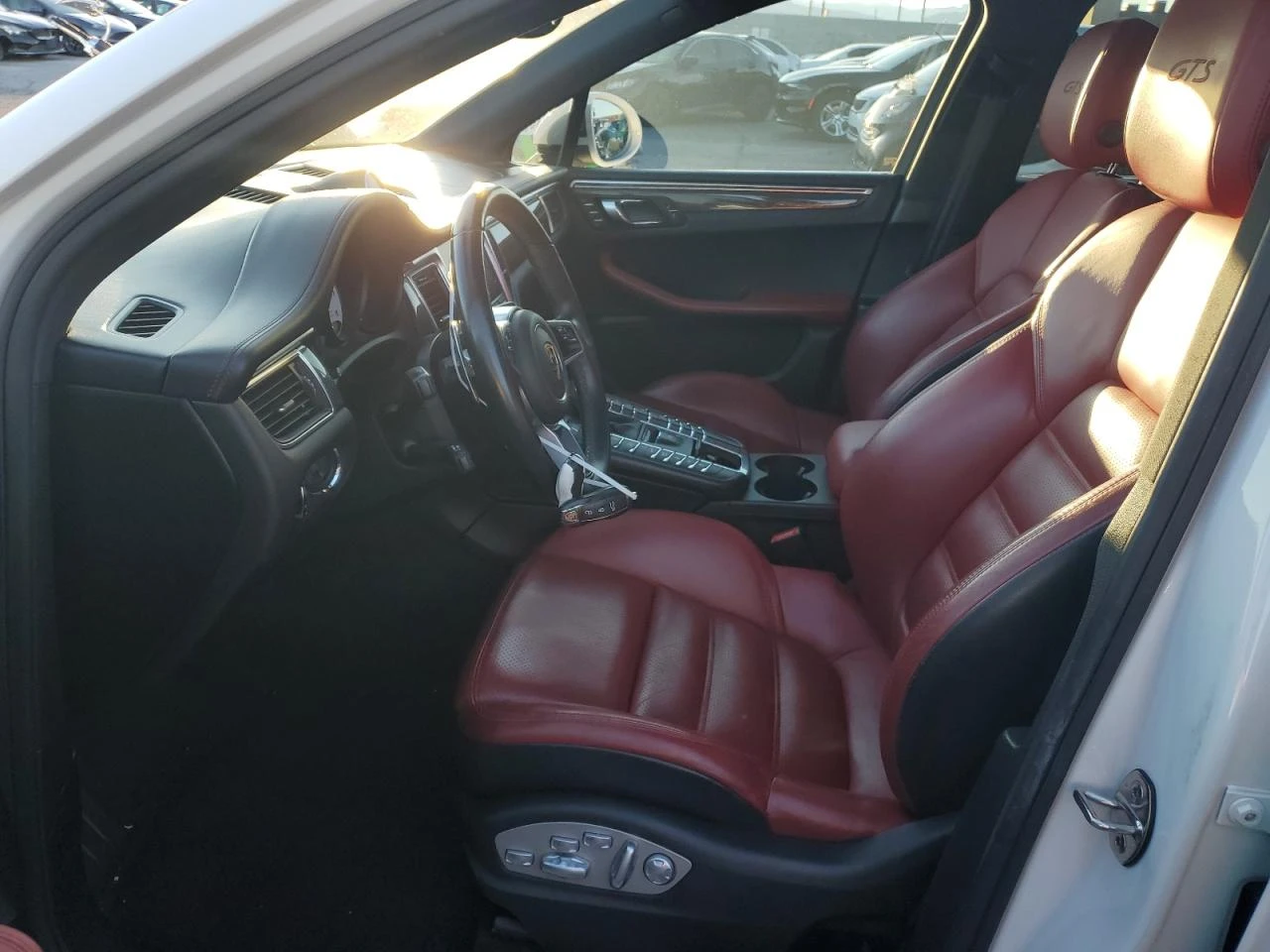 Porsche Macan GTS* Обдух* BOSE* Въздух* PDK* Пано*  - изображение 7