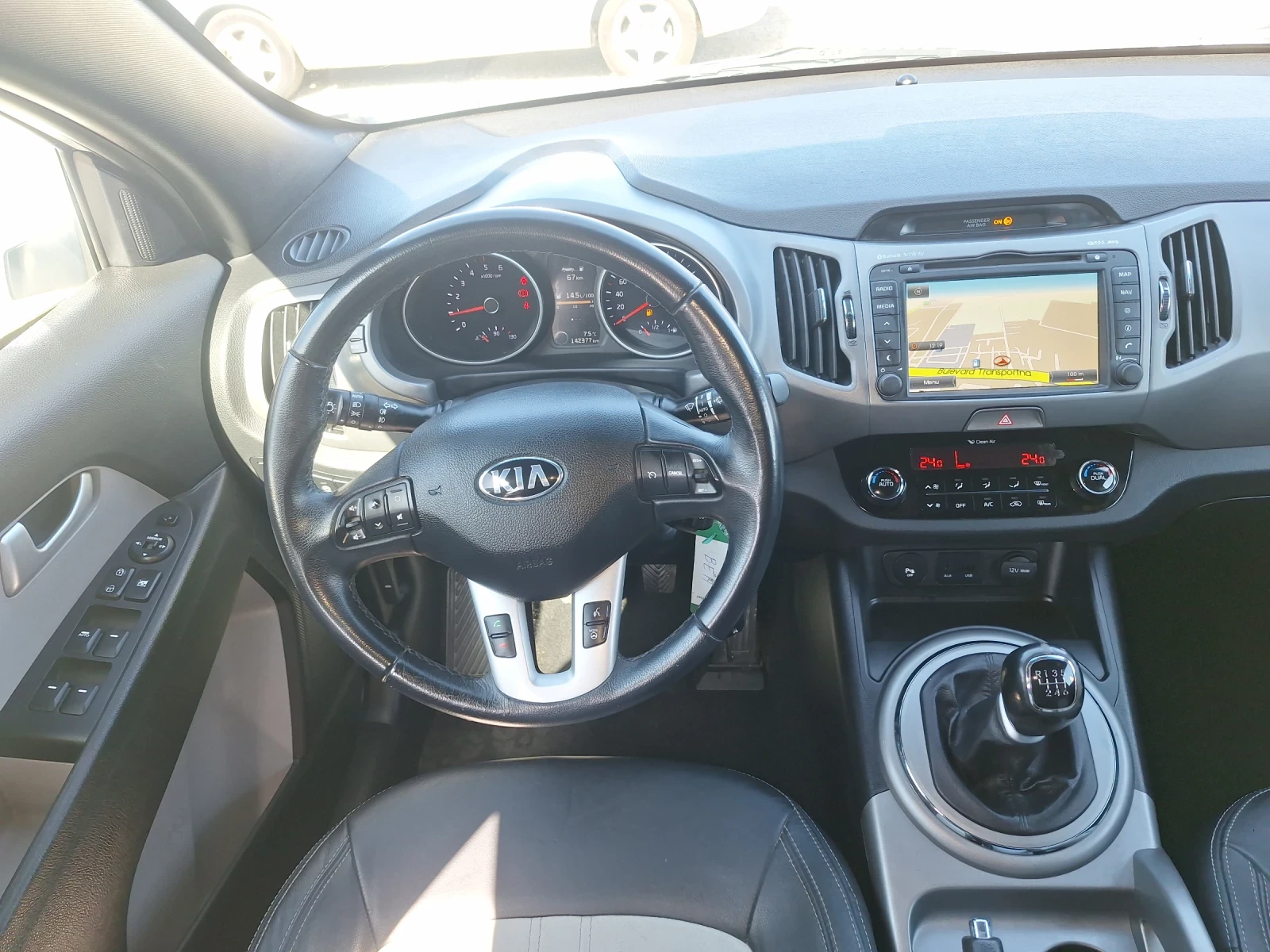 Kia Sportage 1.7 GRDI, снимка 10 - Автомобили и джипове - 53814118