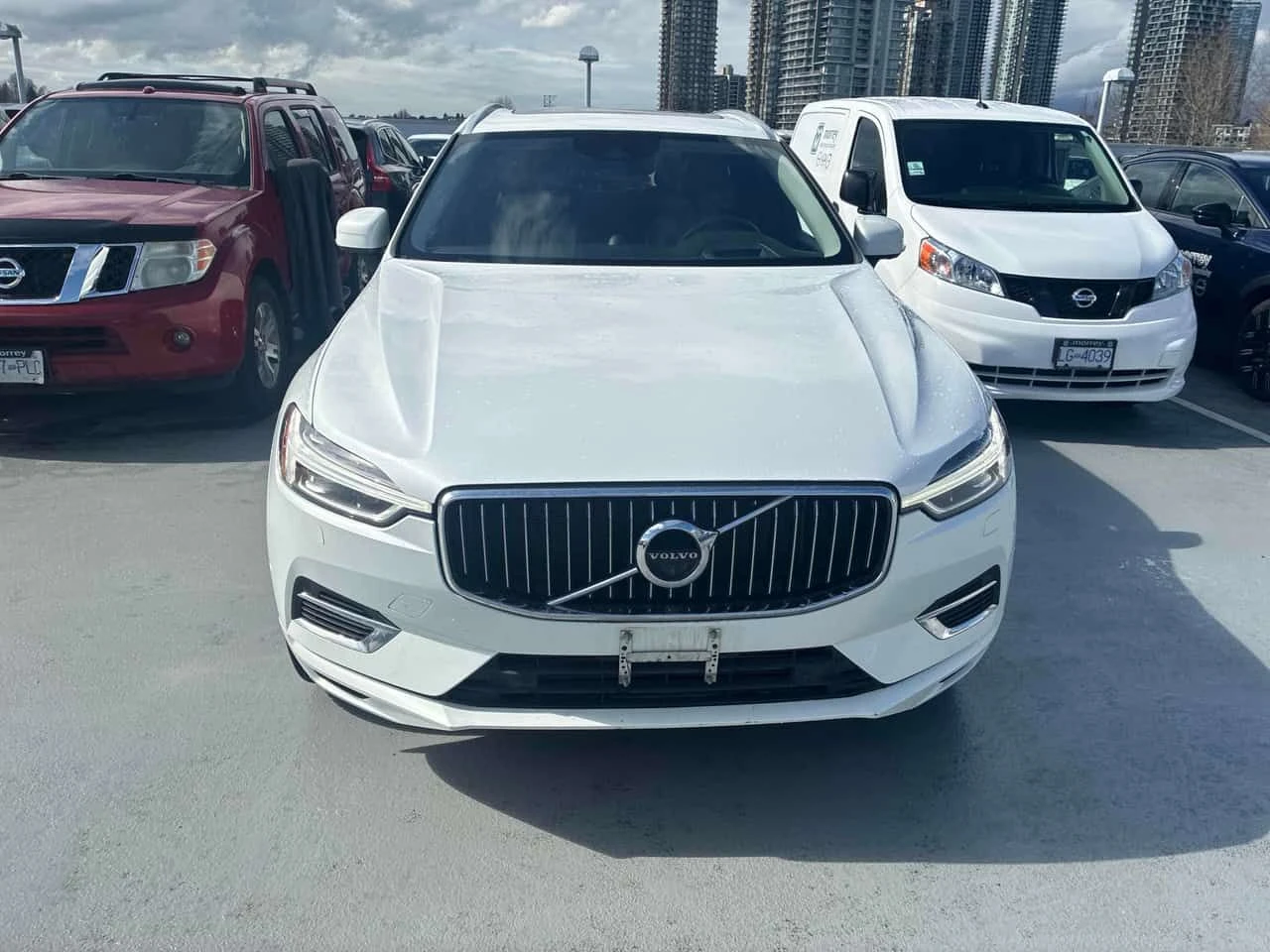 Volvo XC60 bowers & wilkins/360/DISTRONIC/PANO/ОБДУХВАНЕ , снимка 6 - Автомобили и джипове - 53996399