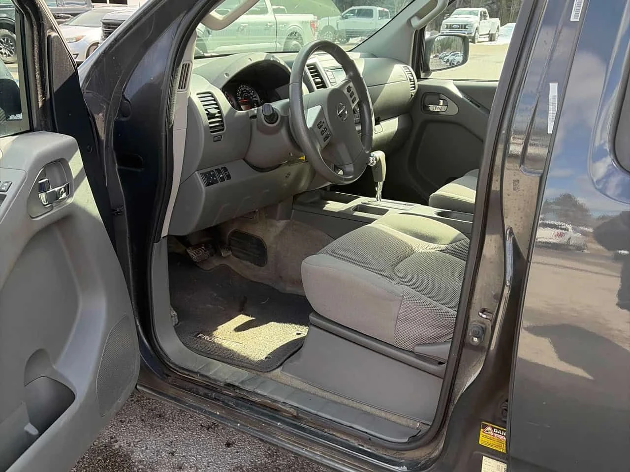 Nissan Frontier * 4WD Crew Cab LWB Auto SV * 2 КЛЮЧА* KEYLESS* , снимка 5 - Автомобили и джипове - 54178689