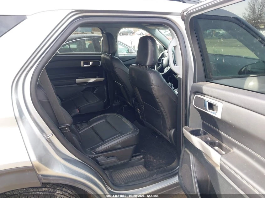 Ford Explorer 2.3l Xlt, снимка 7 - Автомобили и джипове - 54318526