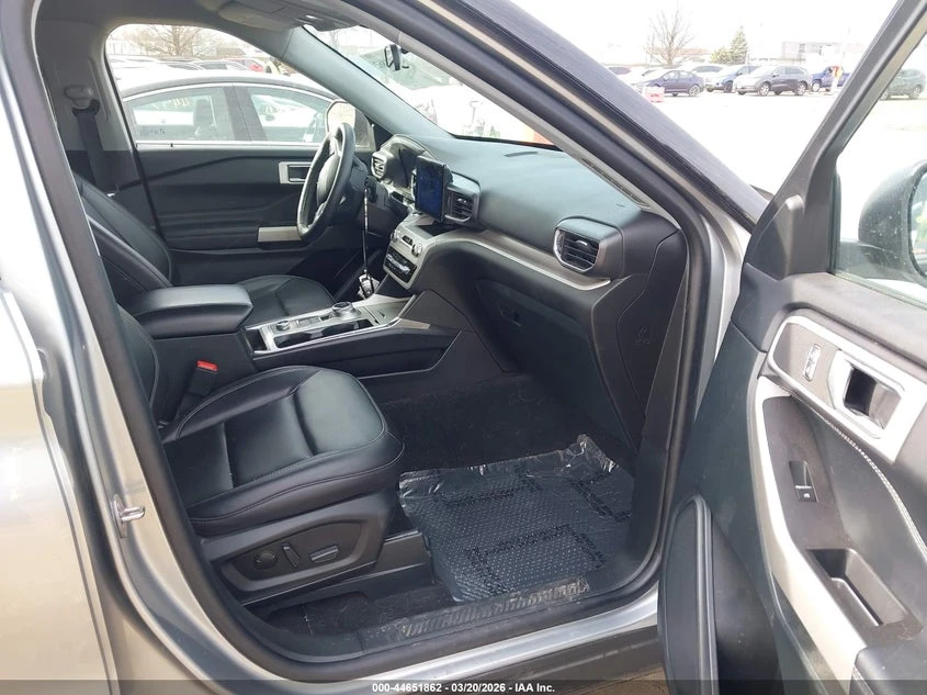 Ford Explorer 2.3l Xlt, снимка 5 - Автомобили и джипове - 54318526