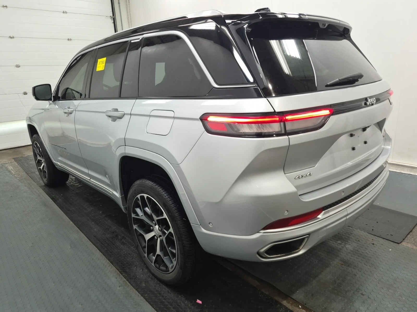 Jeep Grand cherokee SUMMIT RESERVE * 5.7 HEMI * AWD * 1 СОБСТВЕНИК * , снимка 4 - Автомобили и джипове - 54564884