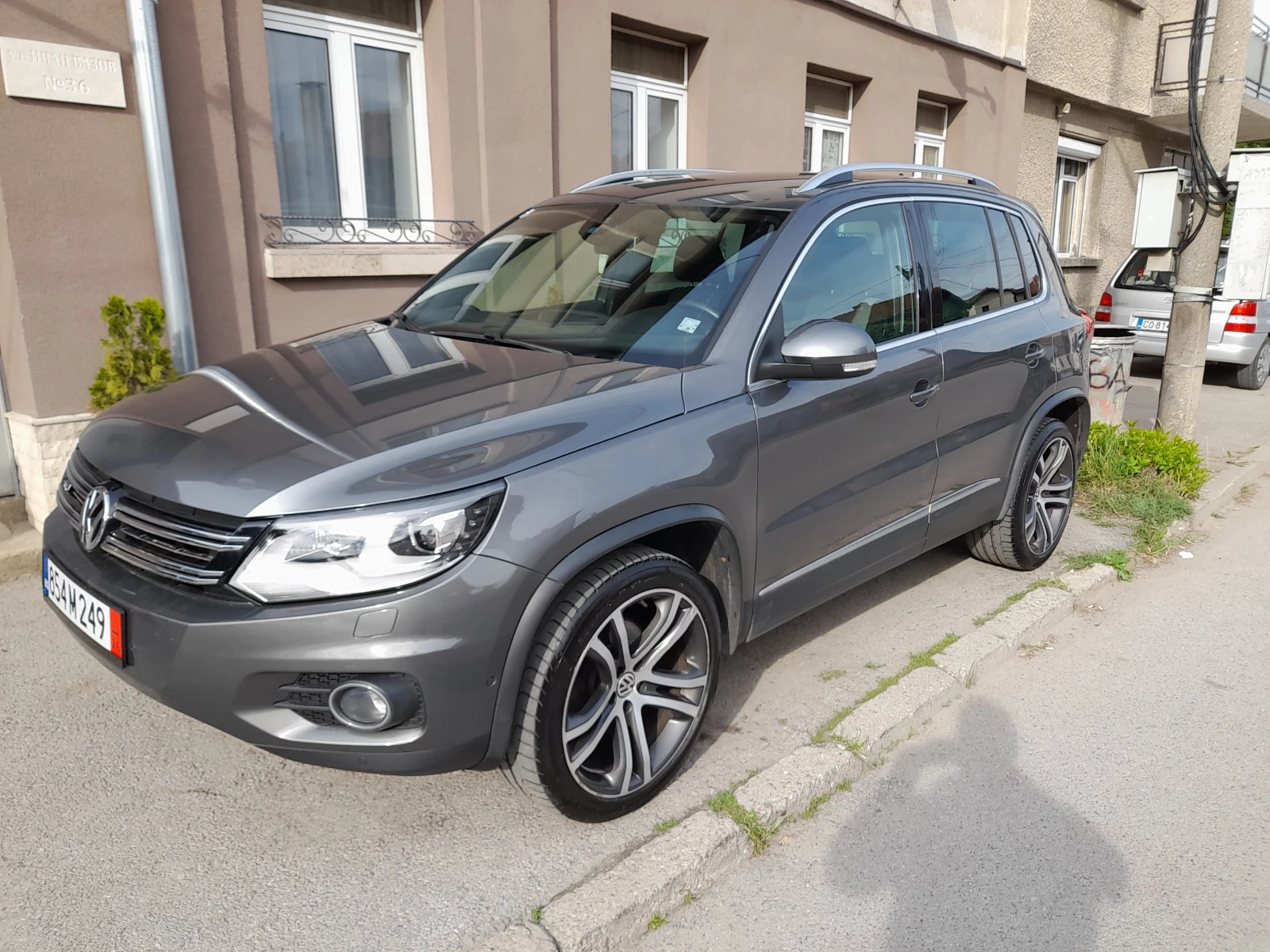 VW Tiguan 2.0TDi R-line ���� 4�4  | Mobile.bg � ����������� 1