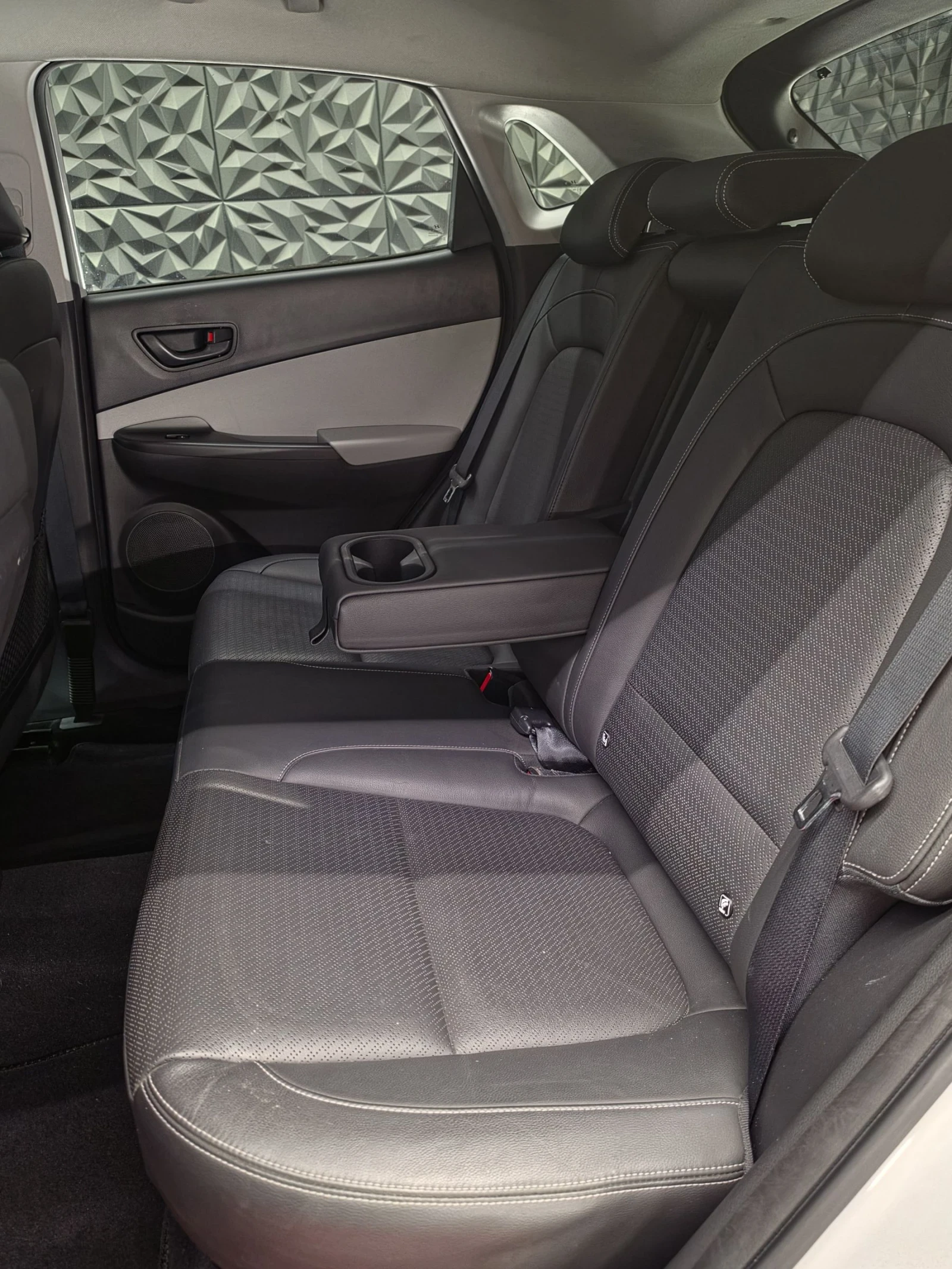 Hyundai Kona 2.0* FACELIFT* AWD* АВТОМАТ* KEYLESS* LINEASIST* , снимка 11 - Автомобили и джипове - 55208102