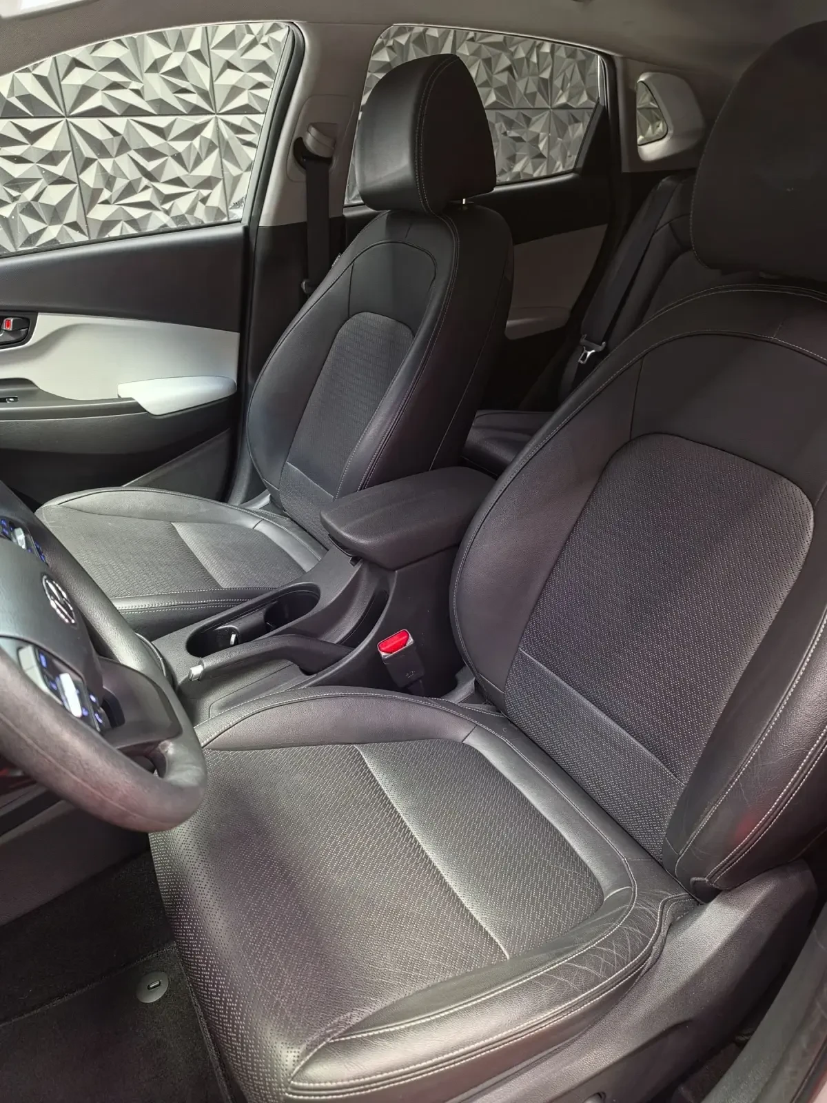 Hyundai Kona 2.0* FACELIFT* AWD* АВТОМАТ* KEYLESS* LINEASIST* , снимка 8 - Автомобили и джипове - 55208102